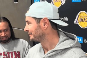 爱游戏官方网站-这也能怪詹姆斯？雷迪克：湖人有41岁球员，所以取消晨练！